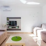 Chiara Βίλα *