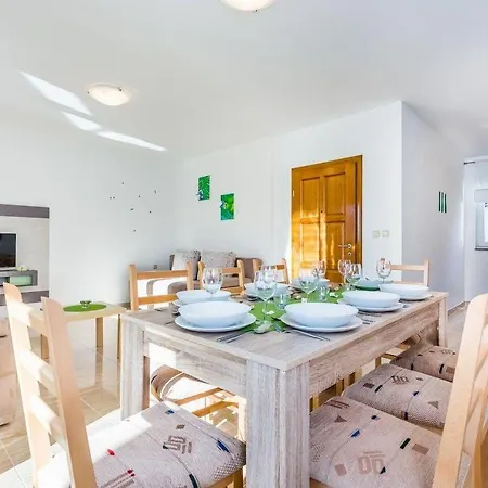 Chiara Villa Dramalj