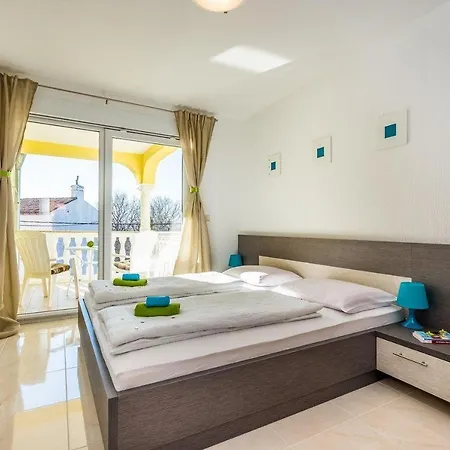 Chiara ヴィラ ドラマリ